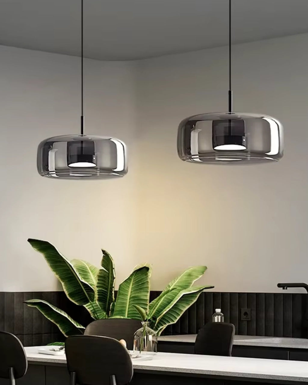 L’Ombre Cristalline – Elegancka szklana lampa wisząca