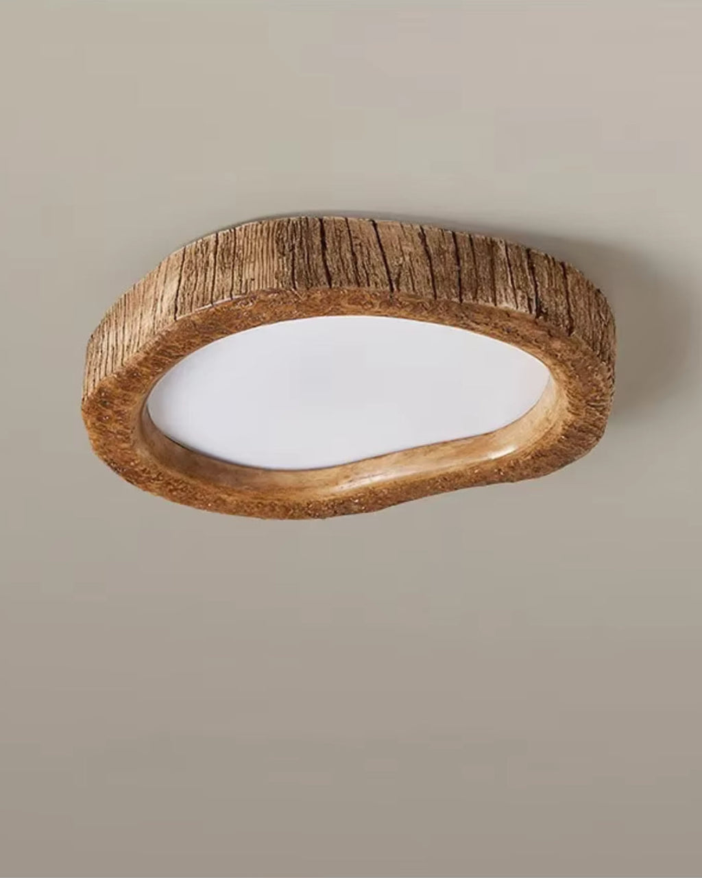Le Halo Bois – Rustykalna lampa sufitowa z drewna