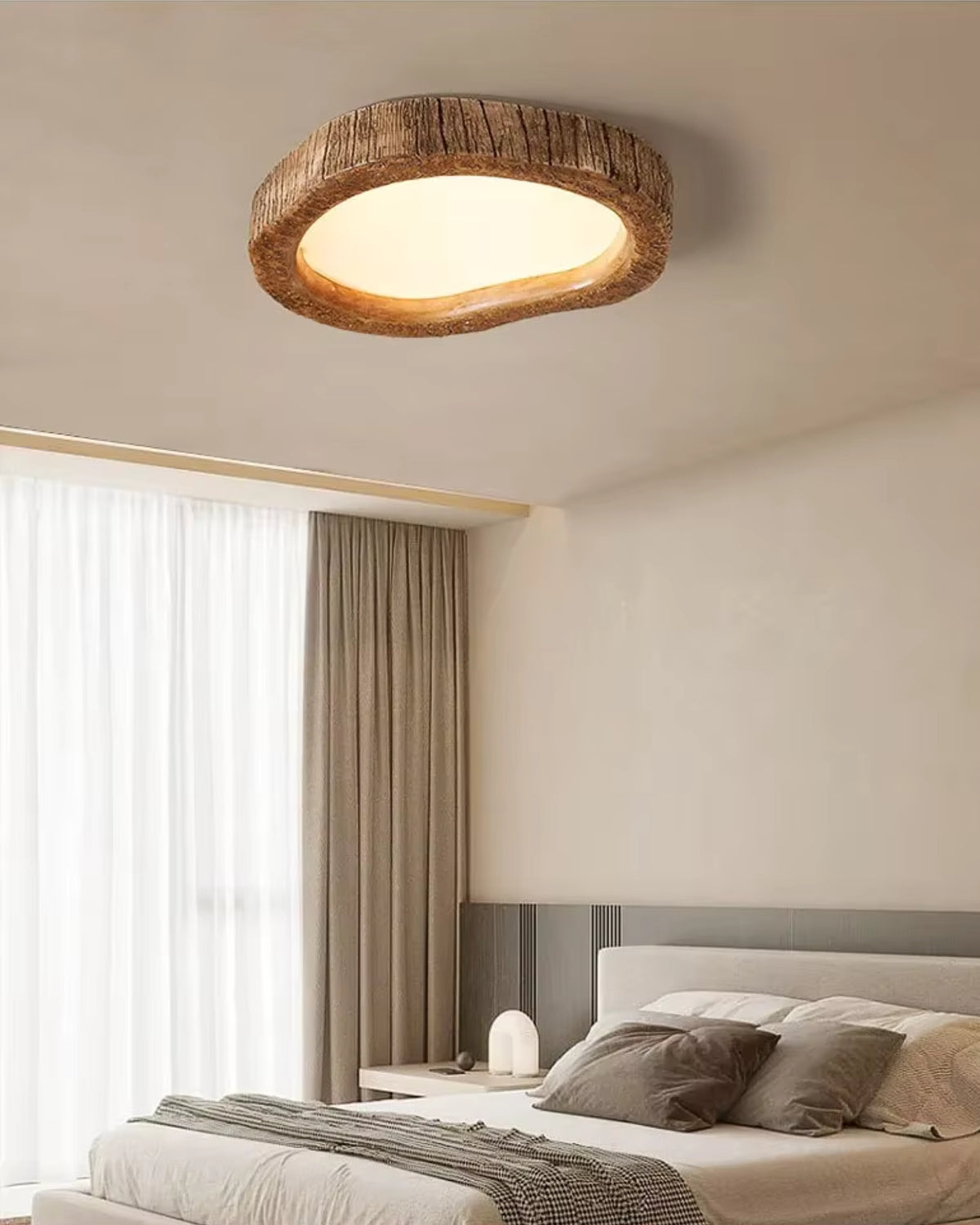 Le Halo Bois – Rustykalna lampa sufitowa z drewna