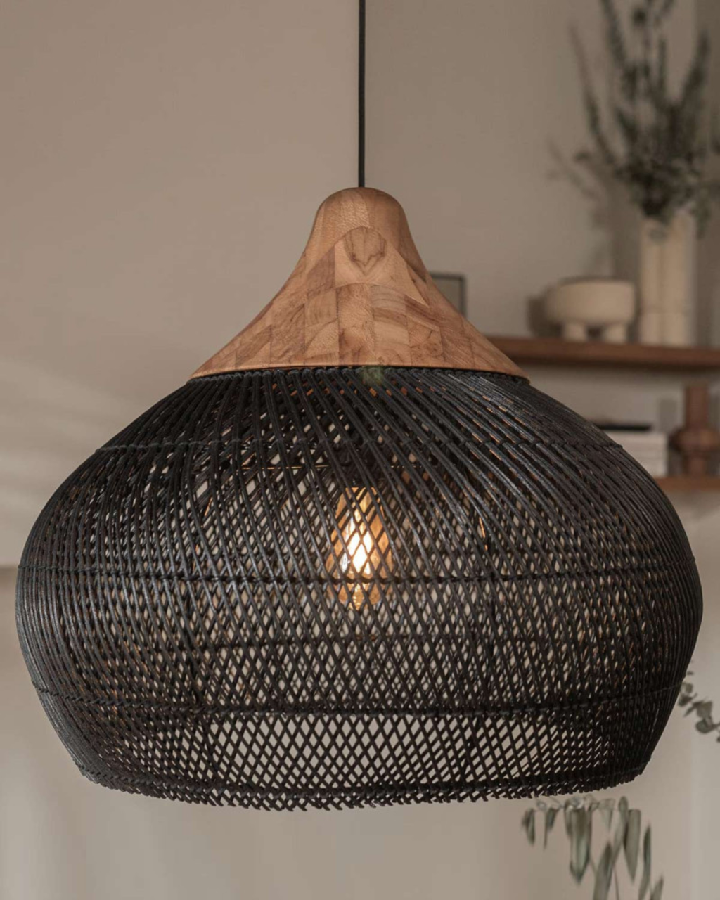 L’Orbe Céleste – Elegancka lampa wisząca z rattanu