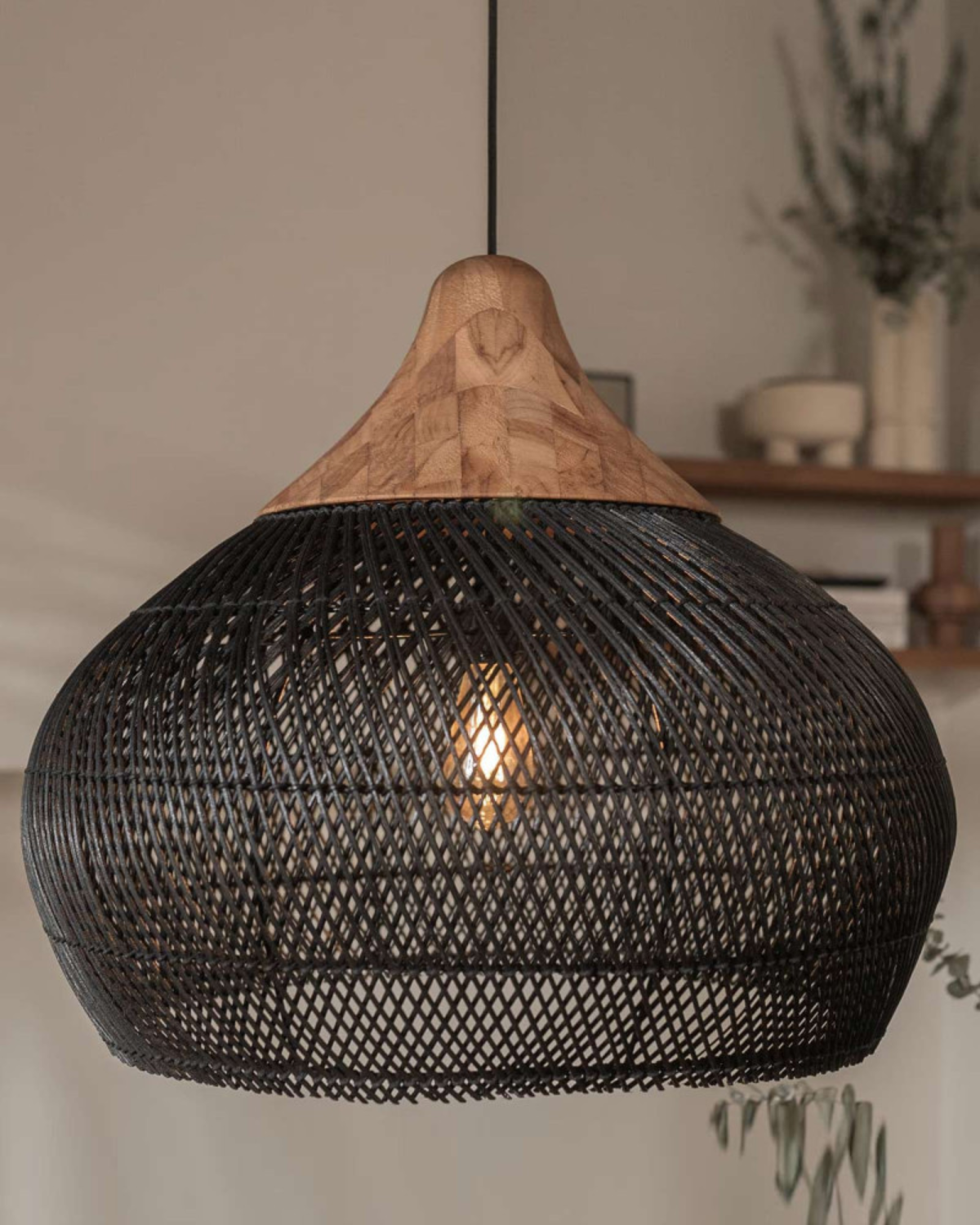 L’Orbe Céleste – Elegancka lampa wisząca z rattanu